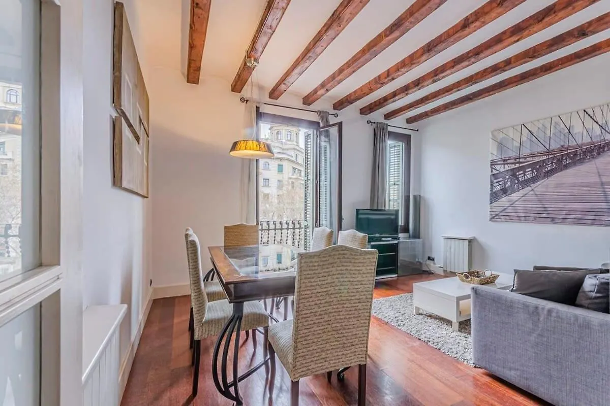 Cozy And Bright 3Bd Apartment By Gran Via Barcelona Spain