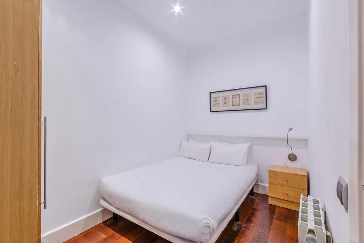 Cozy And Bright 3Bd Apartment By Gran Via Barcelona 0*,  Spain